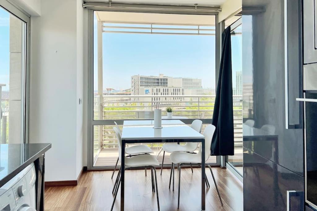 Ral48 Apartment Сант Адриа де Бесос Екстериор снимка