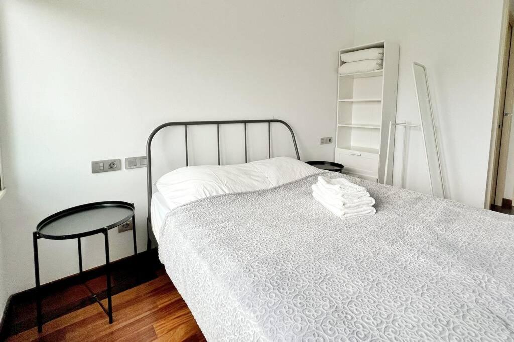 Ral48 Apartment Сант Адриа де Бесос Екстериор снимка